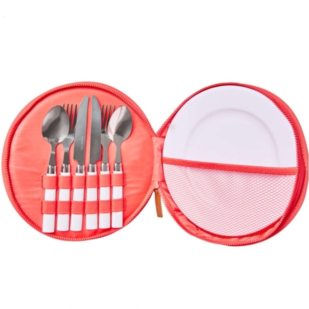 BNWOT Sunnylife Picnic Set in Malibu
